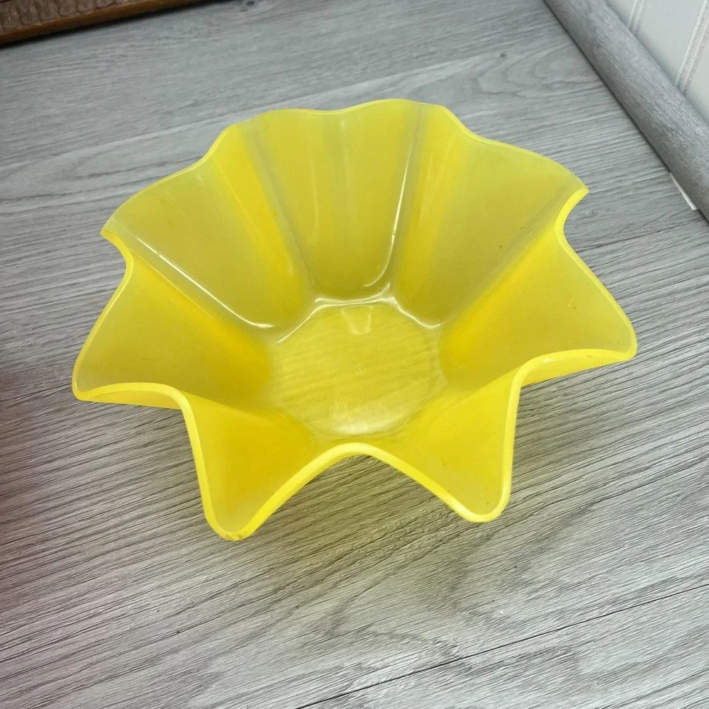 Vintage Tupperware Wavy Bowl Set: 80s-90s Plastic Chip Bowls‎